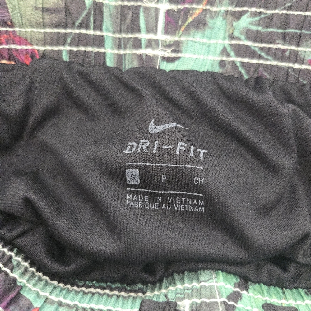 Nike Girls Small Running Shorts Floral Multi Color Dri-Fit NWT 102025 - Picture 9 of 10